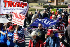 Người Mỹ tuần hành phản đối làn sóng biểu tình "chống Trump"