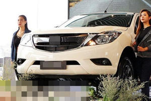 Giữa "tháng cô hồn" xe con, xe bán tải Thái ồ ạt cập cảng Việt Nam