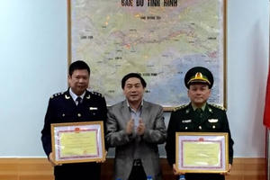 Quảng Ninh: Thưởng nóng đơn vị có thành tích trong phòng chống buôn lậu Quảng Ninh: Thưởng nóng đơn vị có thành tích trong phòng chống buôn lậu