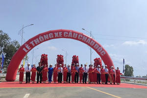 Cầu Châu Đốc thông xe