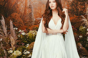 Á hậu Thụy Vân đẹp hút hồn trong bộ ảnh đầu năm Canh Tý