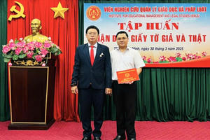 Viện Nghiên cứu Quản lý Giáo dục và Pháp luật tập huấn kỹ năng nhận biết hồ sơ, giấy tờ thật - giả Viện Nghiên cứu Quản lý Giáo dục và Pháp luật tập huấn kỹ năng nhận biết hồ sơ, giấy tờ thật - giả