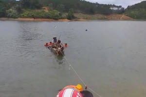 Lâm Đồng: Chèo xuồng ra câu cá, 3 em bị đuối nước thương tâm