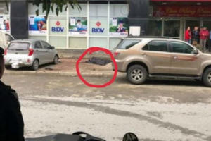 Thanh niên rơi từ tầng 13 xuống đất tử vong