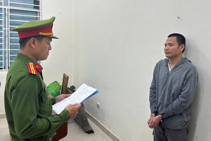 Trùm đường dây chuyên “gia công” các trang web cờ bạc trực tuyến tại Đà Nẵng sa lưới Trùm đường dây chuyên “gia công” các trang web cờ bạc trực tuyến tại Đà Nẵng sa lưới