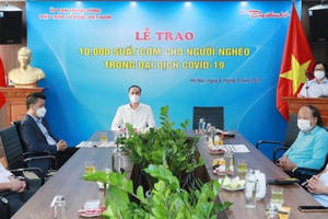 Báo Đại Đoàn Kết phát động chương trình “10.000 suất cơm cho người nghèo trong đại dịch Covid-19” Báo Đại Đoàn Kết phát động chương trình “10.000 suất cơm cho người nghèo trong đại dịch Covid-19”