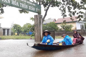 Hà Nội rét 18 độ C, nhiều tỉnh miền Trung tiếp tục mưa rất to