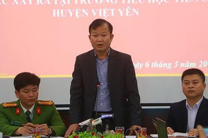 Đụng chạm chỗ nhạy cảm của nữ sinh, thầy giáo phải chuyển trường, làm hành chính