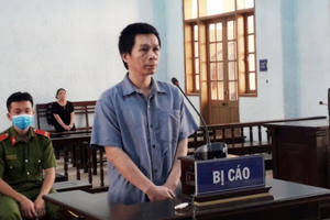 Vay tiền đánh bạc không được, dùng dao chém vào đầu bạn nhậu