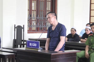 Ghen tuông mù quáng, gã chồng dùng búa đánh chết ông chủ của vợ