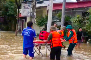 Bộ Y tế sẵn sàng thu dung cấp cứu cho nạn nhân vùng mưa lũ, tuyệt đối không để bùng phát dịch bệnh
