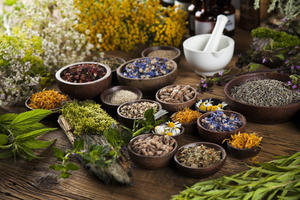 Bộ Y tế yêu cầu xử lý nghiêm cơ sở sản xuất, buôn bán thuốc cổ truyền quảng cáo sai sự thật