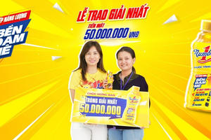 Chủ quán cà phê tại An Giang tận tay nhận giải thưởng 50 triệu đồng từ Number 1