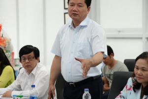 Bí thư Đinh La Thăng: Sẽ cho nông dân nuôi bò sữa vay ưu đãi Bí thư Đinh La Thăng: Sẽ cho nông dân nuôi bò sữa vay ưu đãi