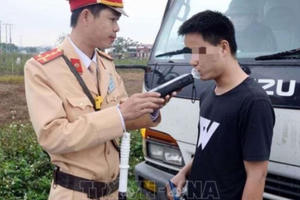 Hưng Yên: Dương tính với ma túy, tài xế xe ô tô bị phạt 35.000.000 đồng