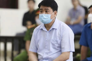 Cựu Chủ tịch TP Hà Nội Nguyễn Đức Chung chuẩn bị hầu toà lần thứ 5