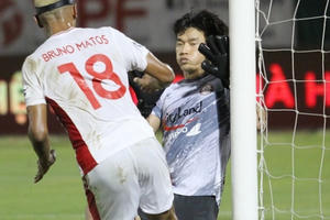 Bùi Tiến Dũng lần đầu được xuất hiện trong đội hình chính thức