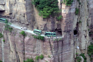 “Thót tim” với 15 cung đường nguy hiểm nhất thế giới