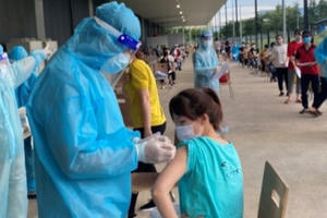 Bình Dương tiếp tục triển khai mũi 3 vắc xin phòng COVID-19