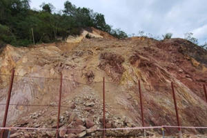 Núi Nguộc tiếp tục sạt lở trong dịp nghỉ lễ