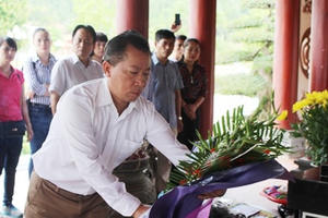 Báo Pháp luật Việt Nam dâng hương dâng hoa, báo công tại 'tọa độ lửa'