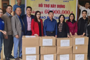 Hội Nhà báo Nghệ An hỗ trợ người dân Kỳ Sơn bị ảnh hưởng do mưa lũ