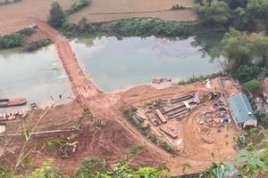 Bộ TN&MT yêu cầu tỉnh Lạng Sơn báo cáo việc Doanh nghiệp làm đường cắt ngang dòng sông Trung
