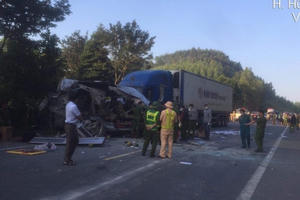 Tổng kiểm tra xe kinh doanh vận tải khách hợp đồng trên cả nước