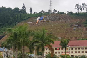 Hòa Bình lắp khẩu hiệu trang trí, mỗi từ tốn gần một tỷ đồng