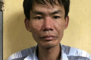 Bị yêu cầu lên trụ sở làm việc, đối tượng mang 6 tiền án cầm dao đuổi đánh công an Bị yêu cầu lên trụ sở làm việc, đối tượng mang 6 tiền án cầm dao đuổi đánh công an