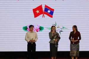 Lưu học sinh nước ngoài hào hứng tranh tài hùng biện tiếng Việt Lưu học sinh nước ngoài hào hứng tranh tài hùng biện tiếng Việt
