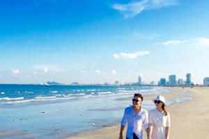 Lã Thanh Huyền ngại ngùng hôn Hồng Đăng