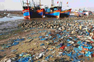 Người dân vẫn hờ hững với việc hạn chế đồ nhựa dùng một lần