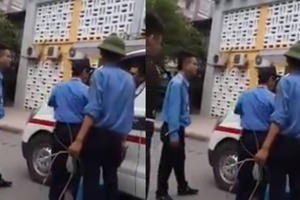 Xuất hiện thêm clip vụ bảo vệ chặn xe cứu thương tại Bệnh viện Nhi TW Xuất hiện thêm clip vụ bảo vệ chặn xe cứu thương tại Bệnh viện Nhi TW