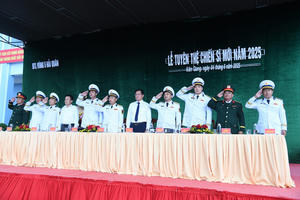 Bộ Tư lệnh Vùng 5 Hải quân tổ chức Lễ tuyên thệ chiến sĩ mới năm 2025