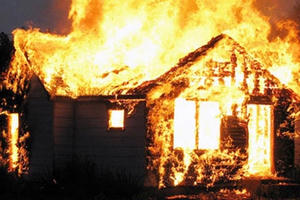 Quảng Ngãi: Nấu bếp làm cháy nhà, hai vợ chồng thương vong