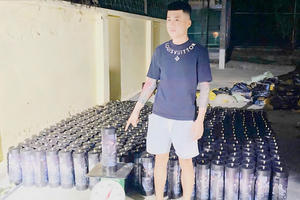 Phát hiện đối tượng vận chuyển trái phép 384 bình khí cười tại khu vực biên giới Quảng Ninh