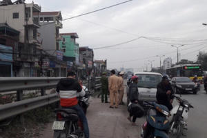 Hà Nội: Tàu hỏa đâm người đi bộ qua đường ray tử vong