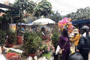 Những phiên chợ cuối năm đa sắc màu nơi địa đầu tổ quốc