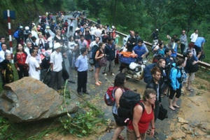 Lào Cai: Mưa lũ khiến giao thông nhiều nơi bị tê liệt