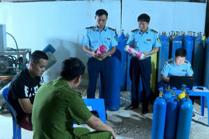 342 bình khí cười N2O bị sang chiết trái phép