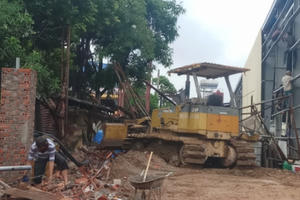 Thanh Hoá: Sập tường, 4 công nhân thương vong