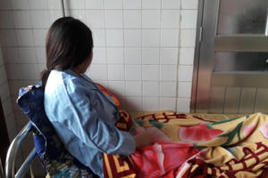 Thông tin mới nhất vụ phụ huynh đạp nhiều lần vào bụng giáo viên đang mang bầu tại Nghệ An