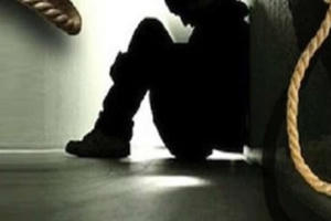 Bố sát hại con gái 3 tháng tuổi rồi treo cổ tự vẫn