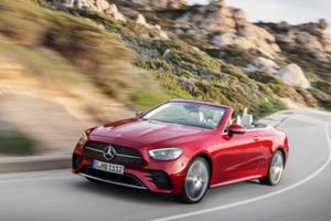 Mercedes E-Class 2021 chốt giá từ 54.250 USD