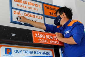 Giá xăng dầu giảm nhẹ trong kỳ điều chỉnh giá mới