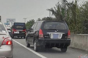 Xe bị trục trặc, dừng đỗ ở làn khẩn cấp thế nào cho an toàn?