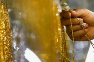 Vì sao vàng vọt lên 69 triệu đồng/lượng?