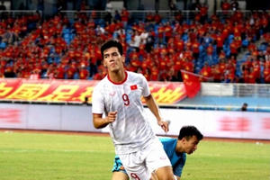 CĐV Trung Quốc choáng ngợp sức mạnh U22 Việt Nam, nhắc lại “lời tiên tri”