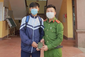 Nam sinh Hà Tĩnh nhặt được của rơi trả người đánh mất